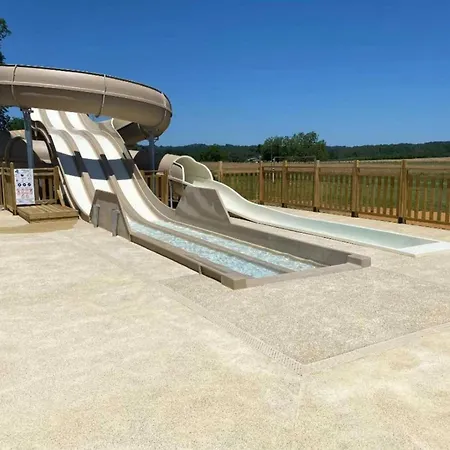 4 Etoiles - Piscine - Ef0iia Campingplads *